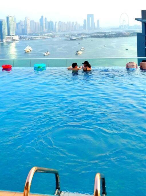 Amazing Apartment With Infinity Pool 迪拜 外观 照片