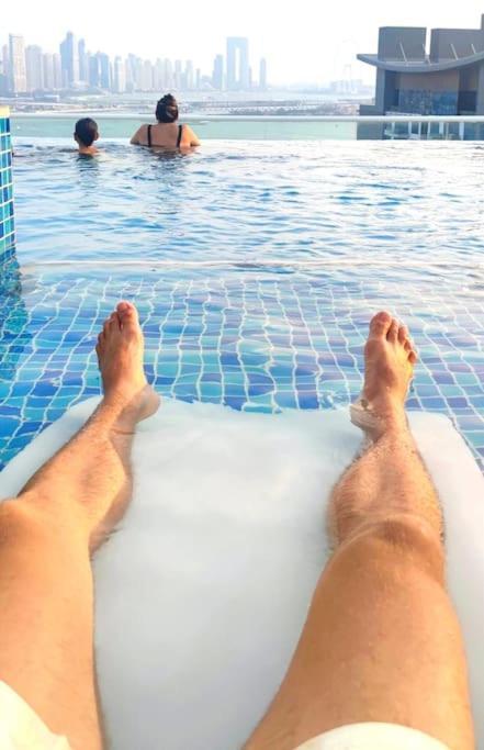 Amazing Apartment With Infinity Pool 迪拜 外观 照片